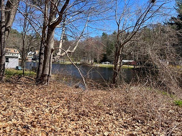 2nd image of 185 Nugget Dr