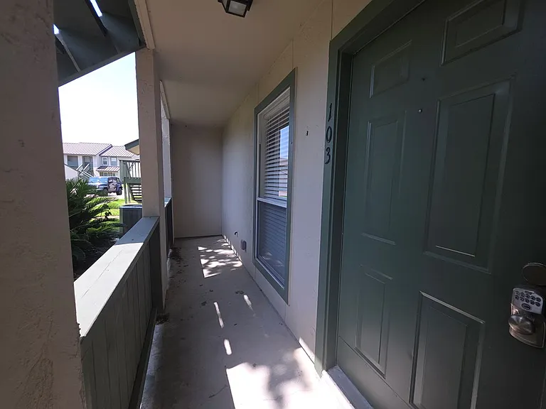 302 Saint Andrews #103 — Photo 34