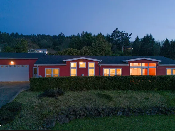 34850 Resort Dr, Cloverdale, OR 97112