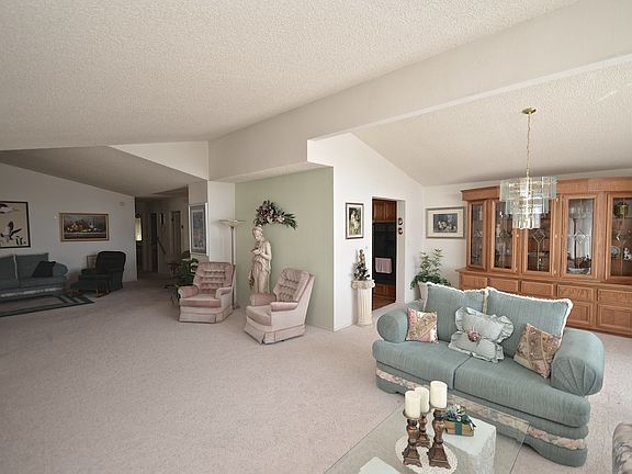 4th image of 38060 Calle Clavel