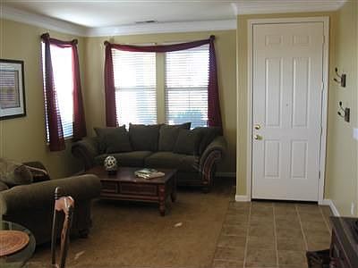 3rd image of 873 Sheffield Ln