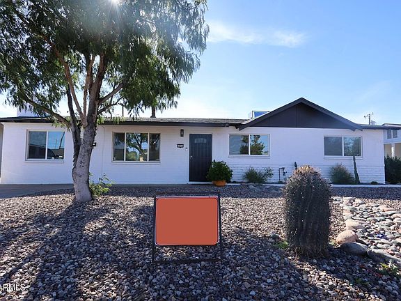 2nd image of 1011 W Elna Rae St