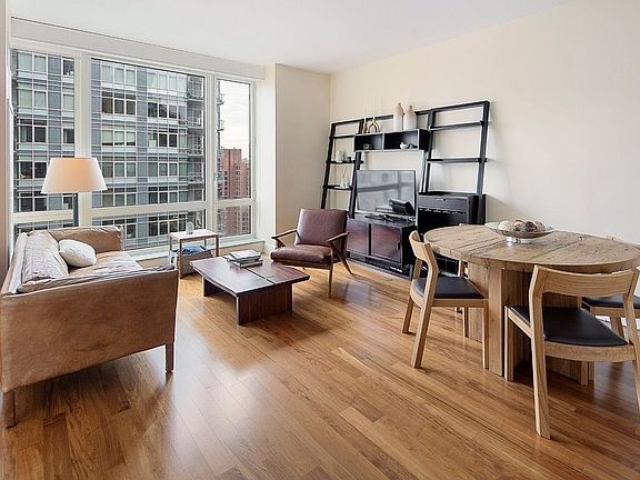 3rd image of 250 E 53rd St APT 2803