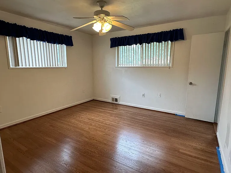7605 Wellesley Dr — Photo 4