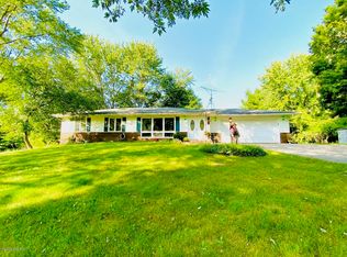 614 Circle Ridge Dr, Buchanan, MI 49107