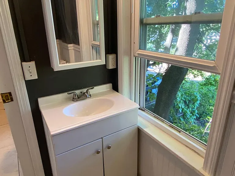 17 Oak Ct #4 — Photo 8