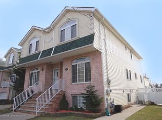 14 Pitney Ave, Staten Island, NY 10309