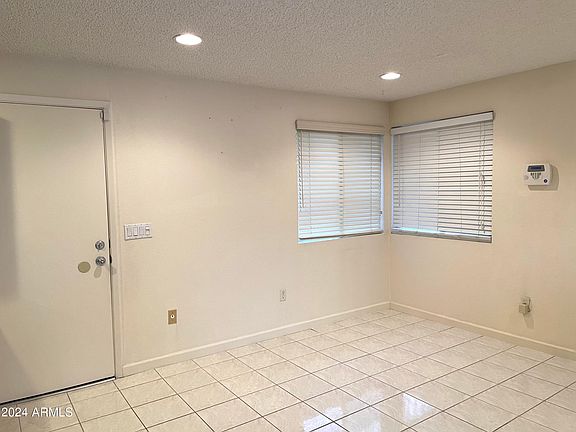4th image of 5651 W SUNNYSLOPE Lane