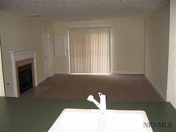 4th image of 240 Willow Oak Dr