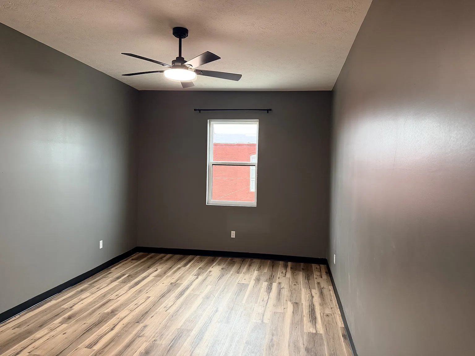 126 East Jefferson Street - 5 — Photo 3