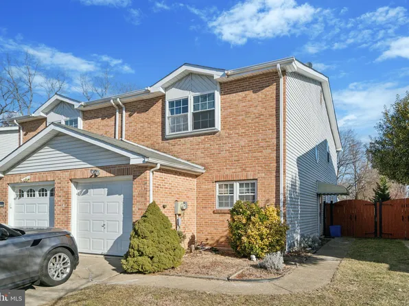 1111 Tabor Ln, Philadelphia, PA 19111