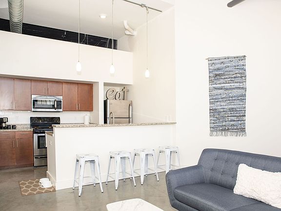 4th image of 800 N Capitol Ave APT 210