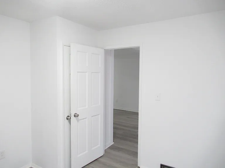 5112 Haverford Dr — Photo 2