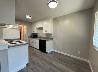 919 E Pine St #F, Central Pt, OR 97502