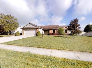 1206 W Stone Ridge Dr, Columbia City, IN 46725