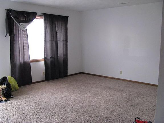 3rd image of 828 S 30th St