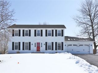 1136 Stonegate Dr, Webster, NY 14580