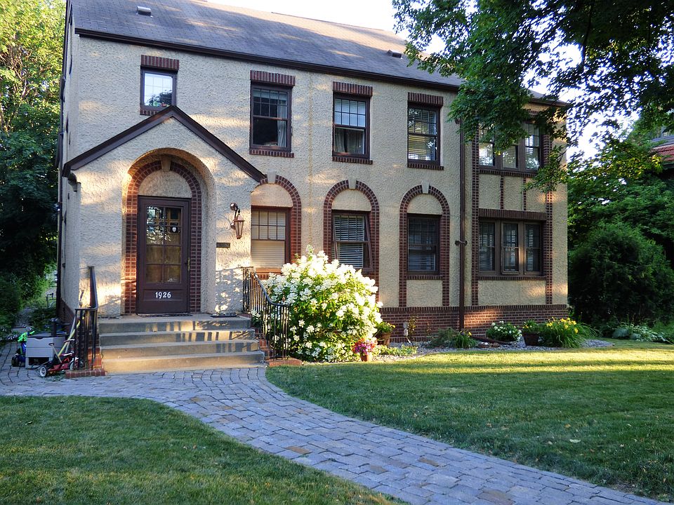 1st image of 1926 Summit Ave #2