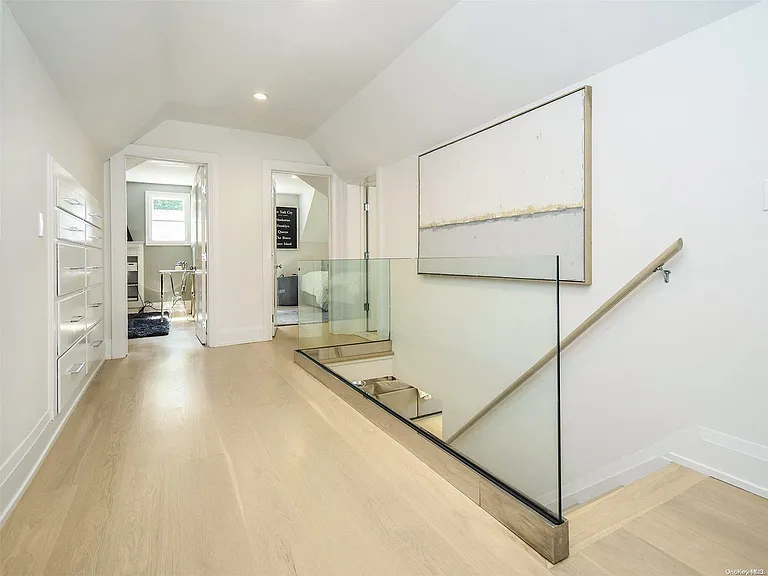 79 Reid Ave — Photo 19