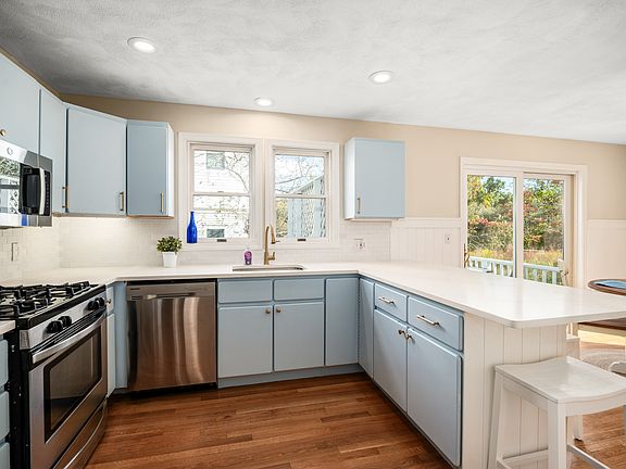4th image of 53 Norwood Ave #2