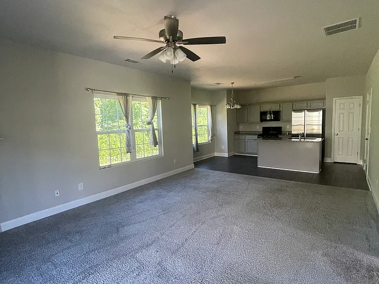 410 Katie Ln — Photo 11