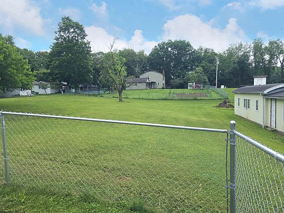 2nd image of 194 Smith Rd