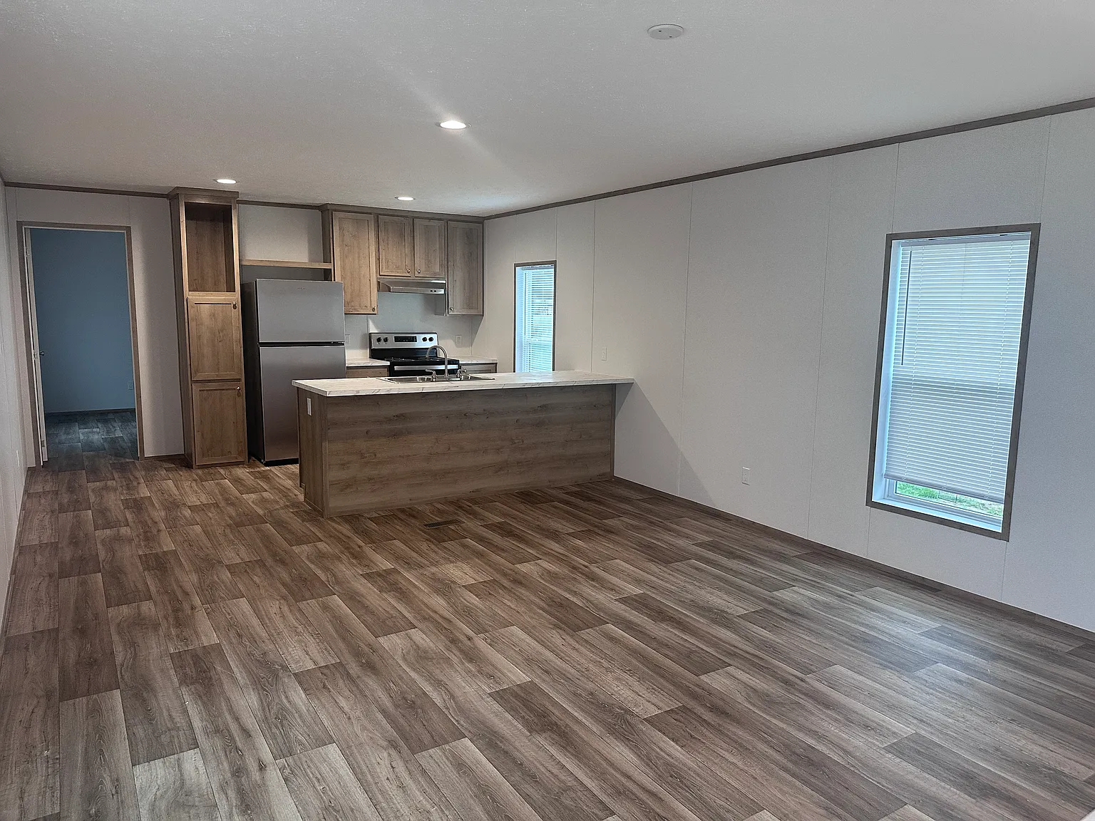 3 bed, 1200 sqft, $1,600 — Photo 2