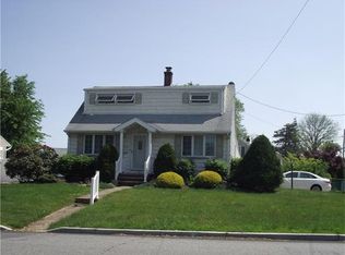 13 Schuyler Dr, Edison, NJ 08817
