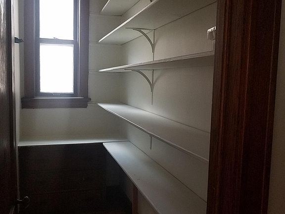 5th image of 2228 W Walton St