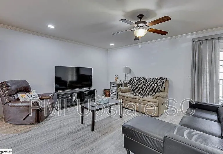 1122 E Lee Rd — Photo 10