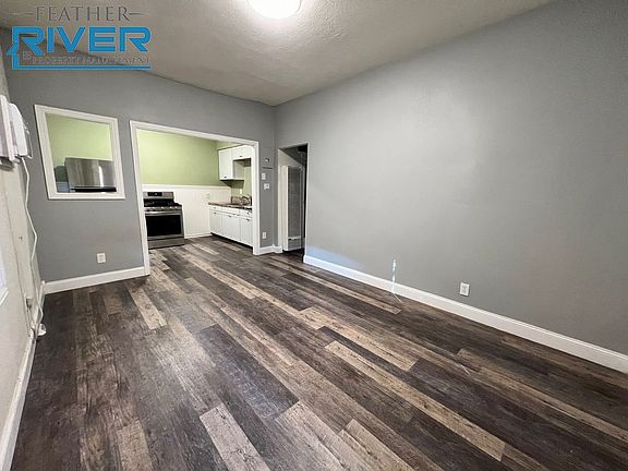2nd image of 1058 Grand Ave E