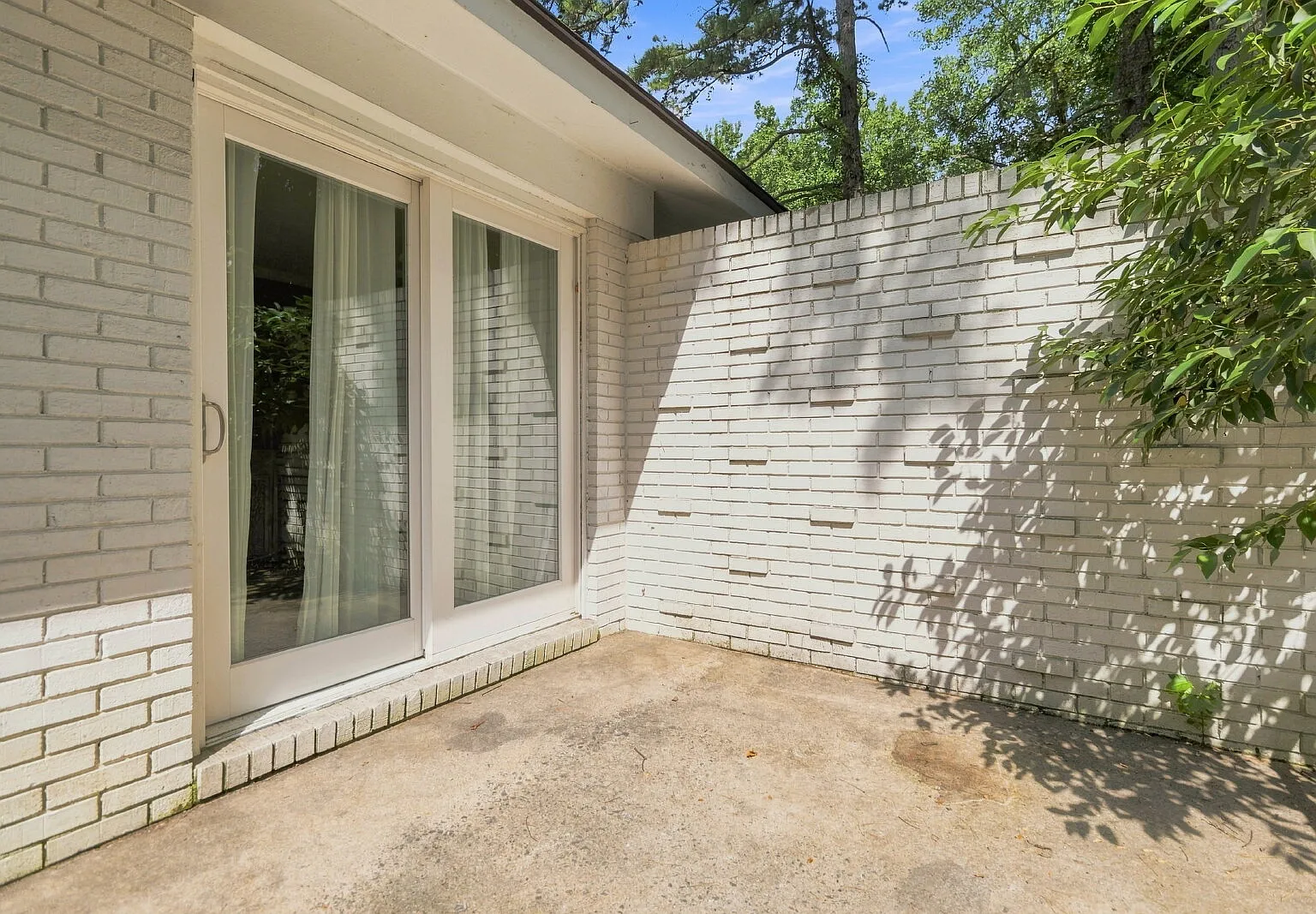 2 bed, 2.0 bath, 784 sqft, $1,750 — Photo 2