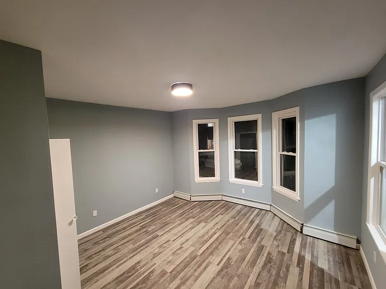 47 Williams St #1 — Photo 9