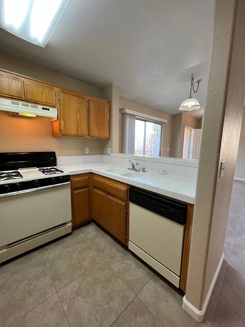 4404 Pebble Creek Drive — Photo 3