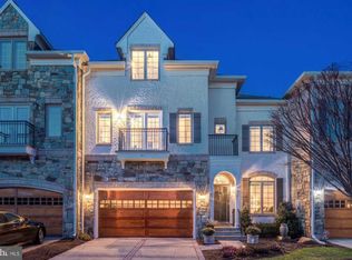 18372 Fairway Oaks Sq, Leesburg, VA 20176