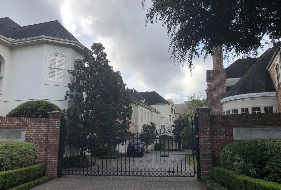 1st image of 6089 Woodway Dr