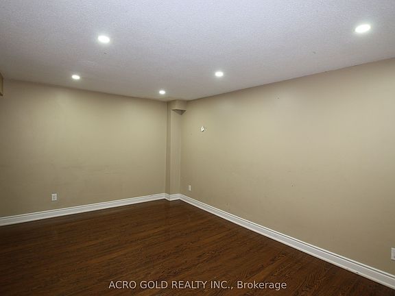 5th image of 13 Hillgate Dr