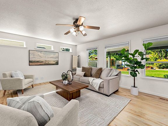 5th image of 2211 S Weimaraner Way