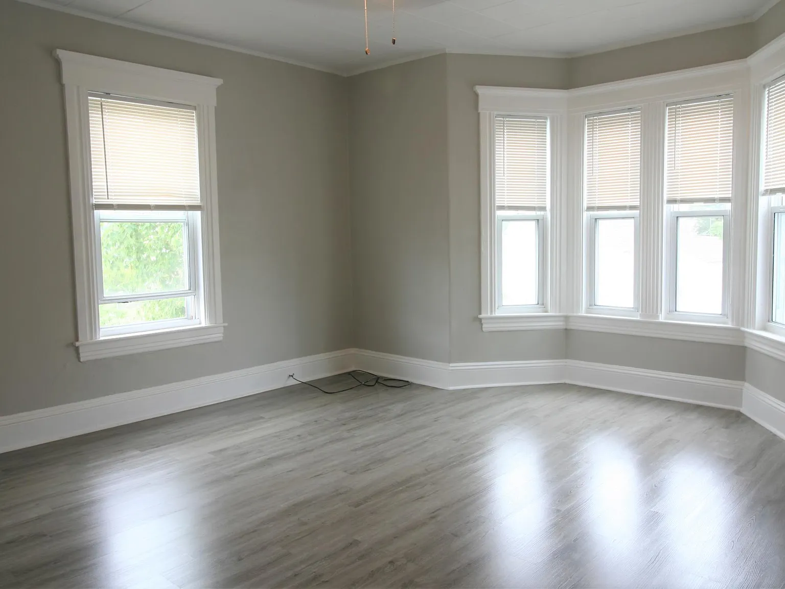 467 Hevey St — Photo 2
