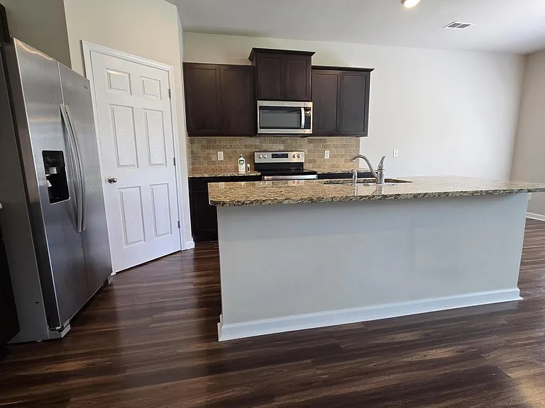 3056 Pepperhill Dr — Photo 6