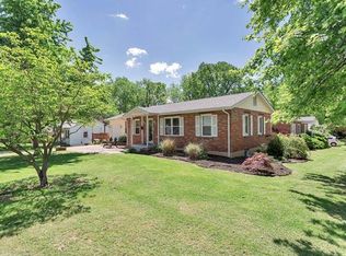 144 Constance Ct, Saint Ann, MO 63074