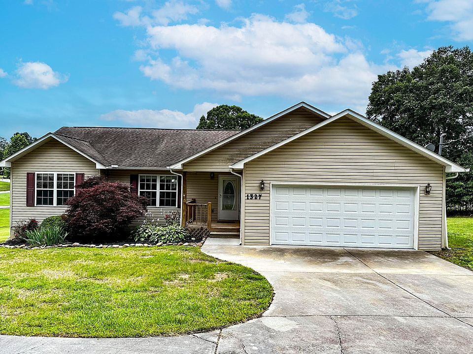 1st image of 1327 Old Chisholm Trl