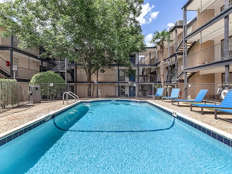 6008 N Lamar Blvd #204 — Photo 14
