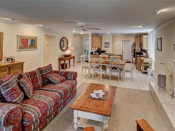 3rd image of 2 Woodbine Pl APT 44