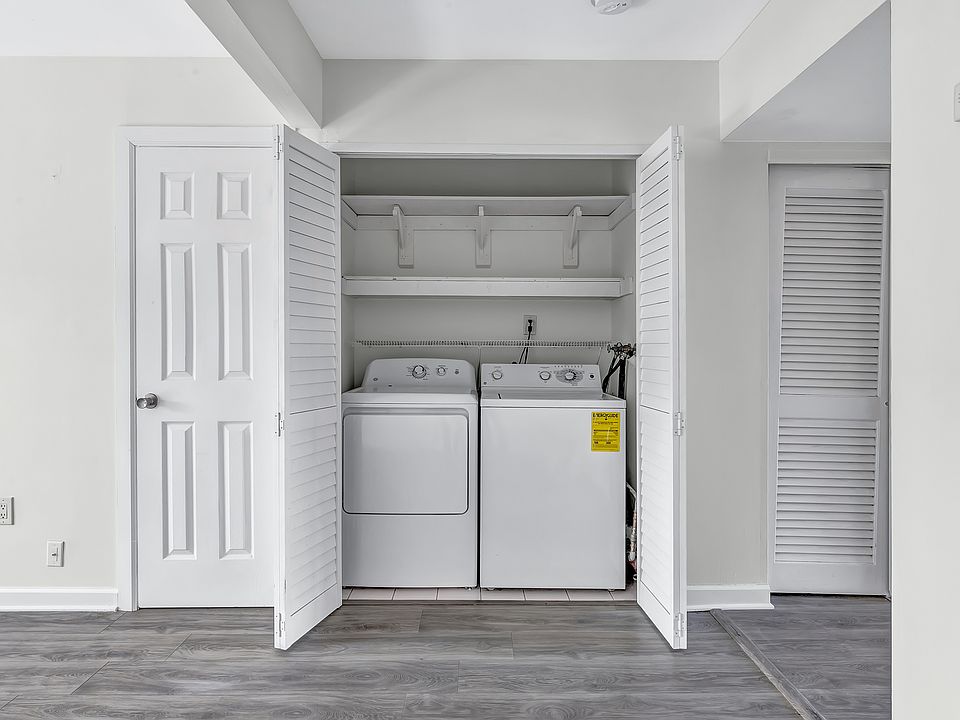 In Unit Washer and Dryer