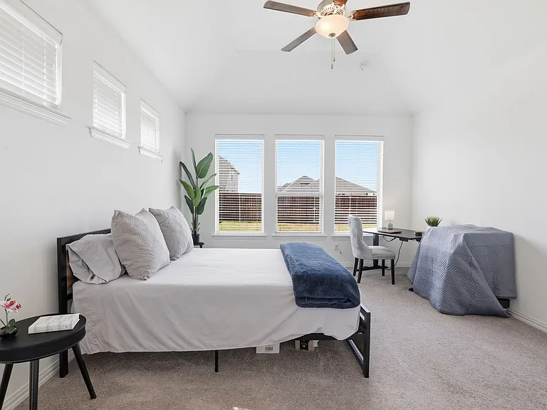 5613 Breezy Dr — Photo 12
