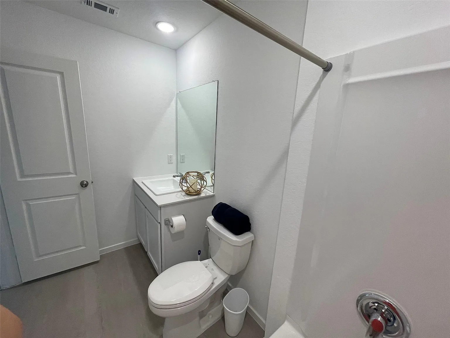 4 bed, 2.0 bath, 1483 sqft, $1,600 — Photo 4