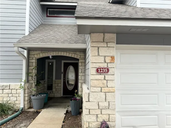 1235 Canyon Creek Cir, College Station, TX 77840