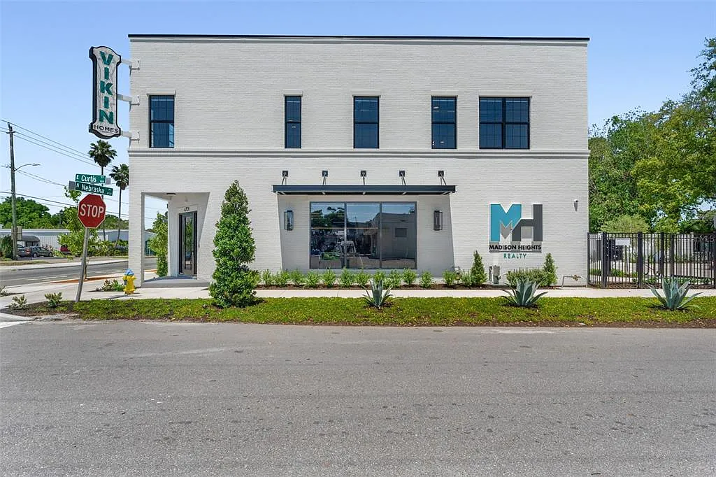 2 bed, 2.0 bath, 1325 sqft, $3,100 — Photo 4