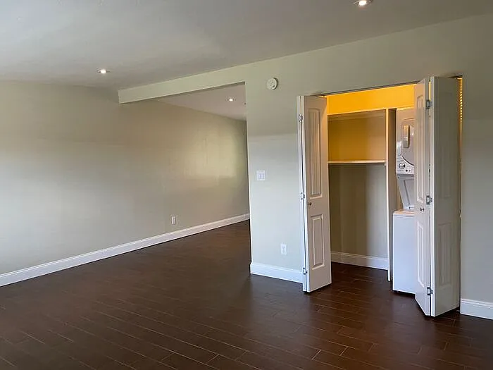 1002 E Lester St #4 — Photo 14